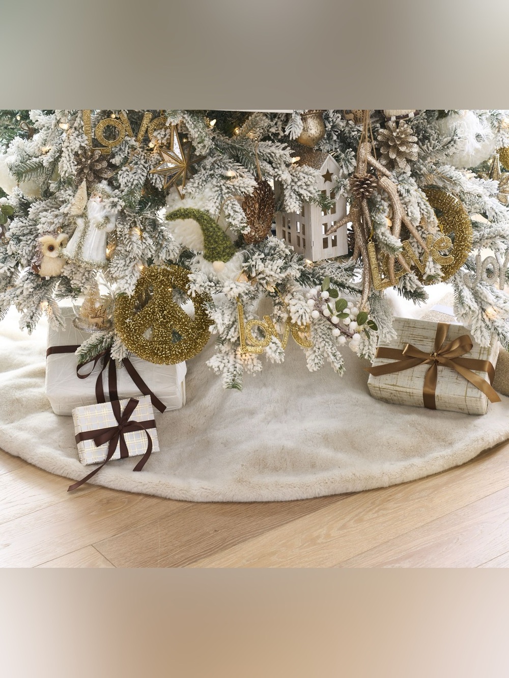 Pottery Barn Faux Fur Alpaca Christmas Tree Skirt